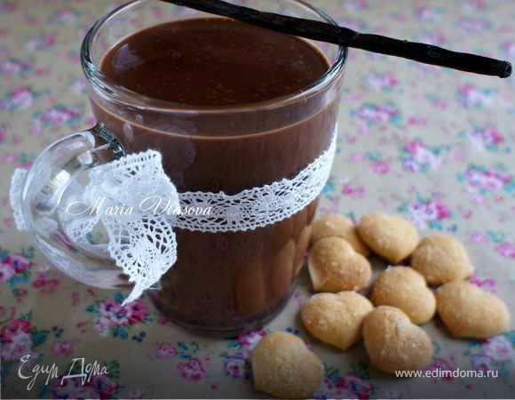 Горячий шоколад со вкусом ванили и кофе Горячий шоколад со вкусом ванили и кофе