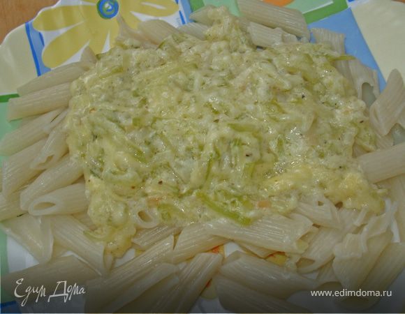 Макароны с соусом из кабачков