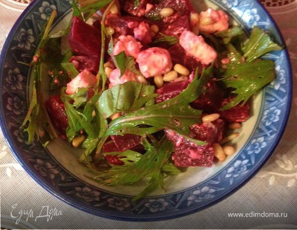 Свекольный салат с кедровыми орешками