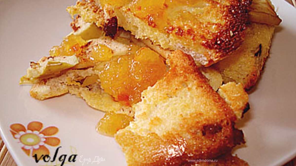 Яблочная запеканка из черствого хлеба