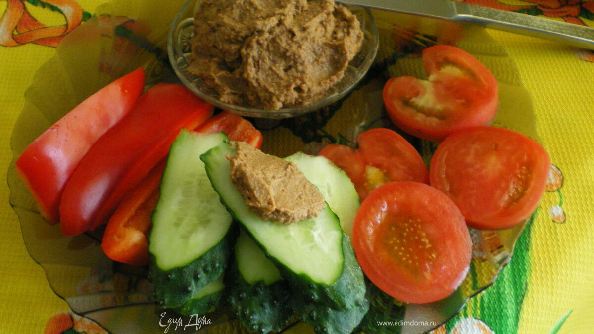 Паштет из чечевицы с орехами и черносливом