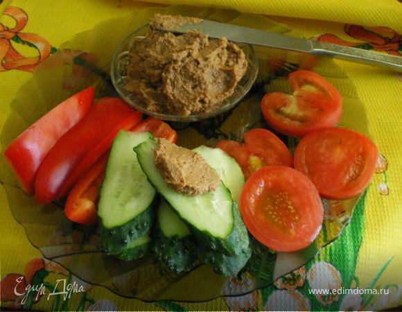 Паштет из чечевицы с орехами и черносливом