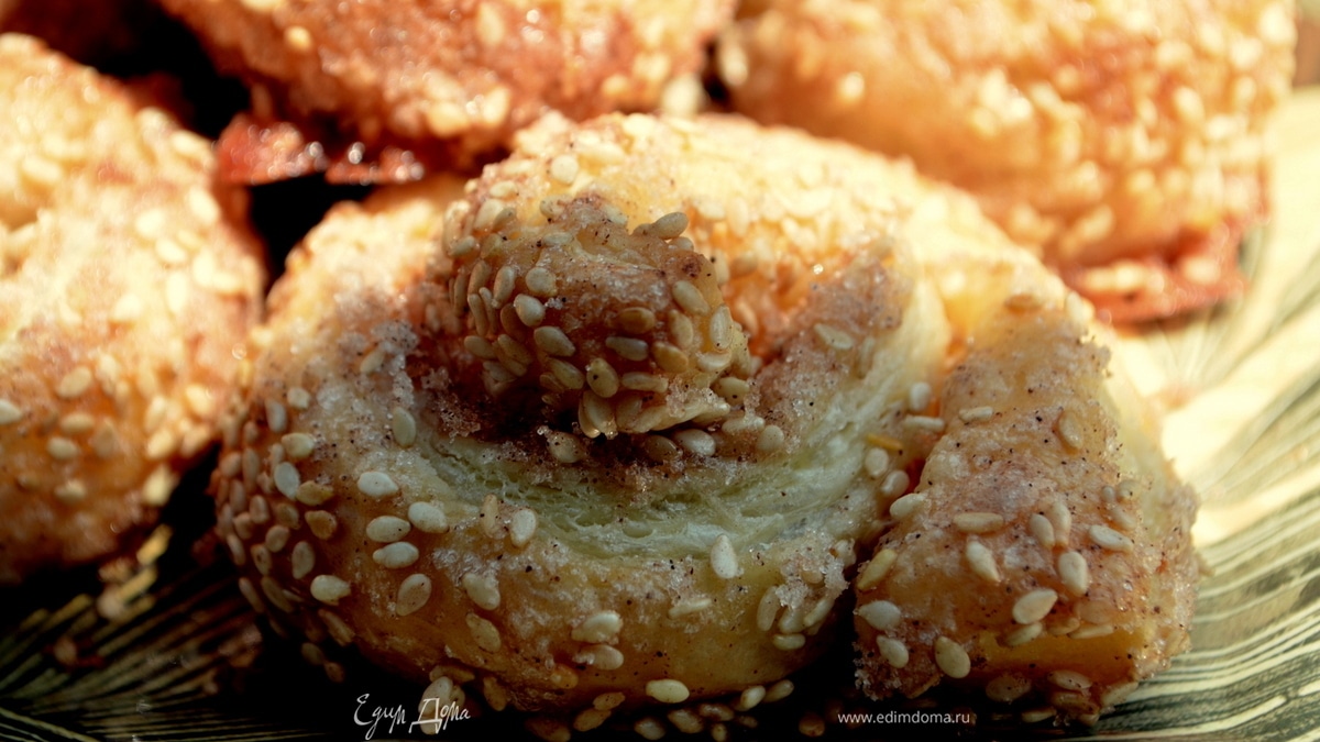 Рулетики с золотистым кунжутом