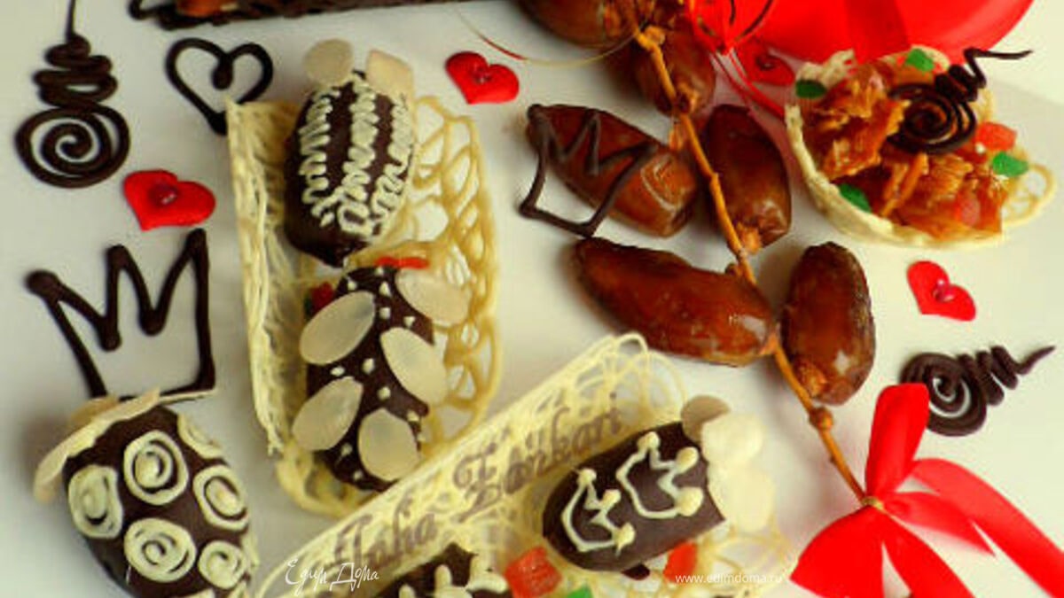 Финики с миндалем в шоколаде