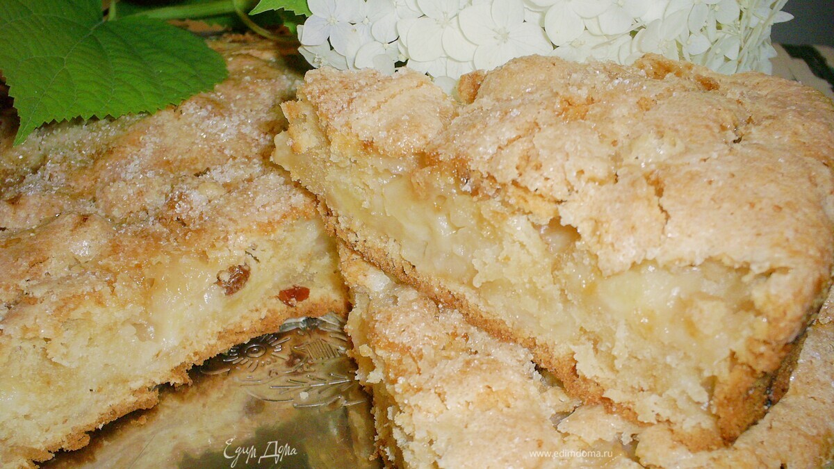 Пирог яблочный с изюмом