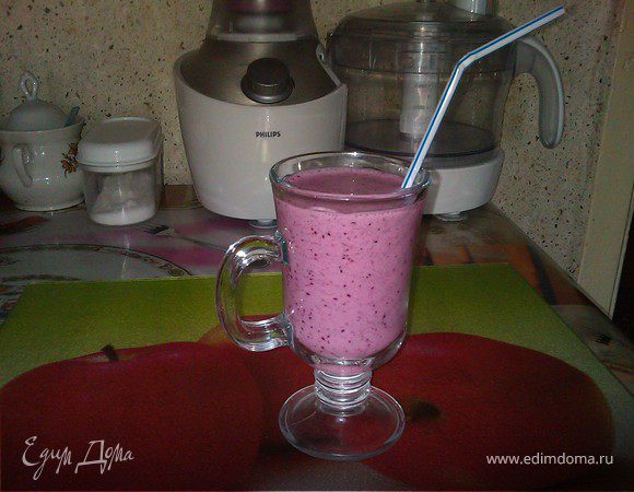 Чернично-малиновый йогуртовый коктейль