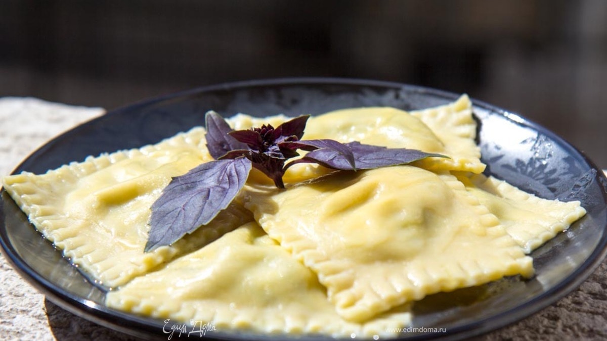 Равиоли с рикоттой и шпинатом (тесто от Джейми Оливера)