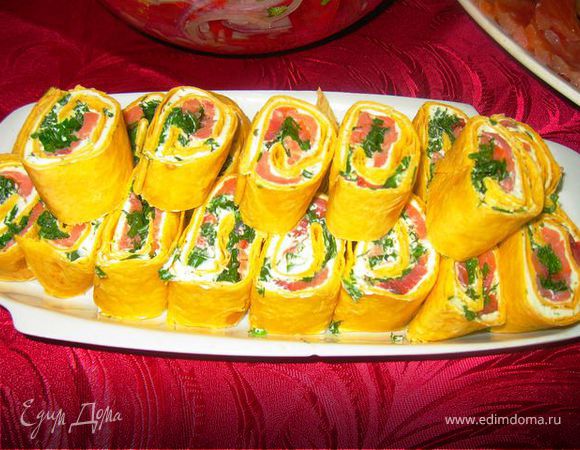 Роллы с малосольной семгой