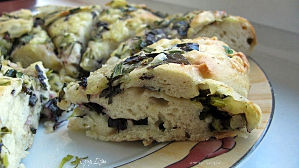 Лепешка с зеленью и моцареллой