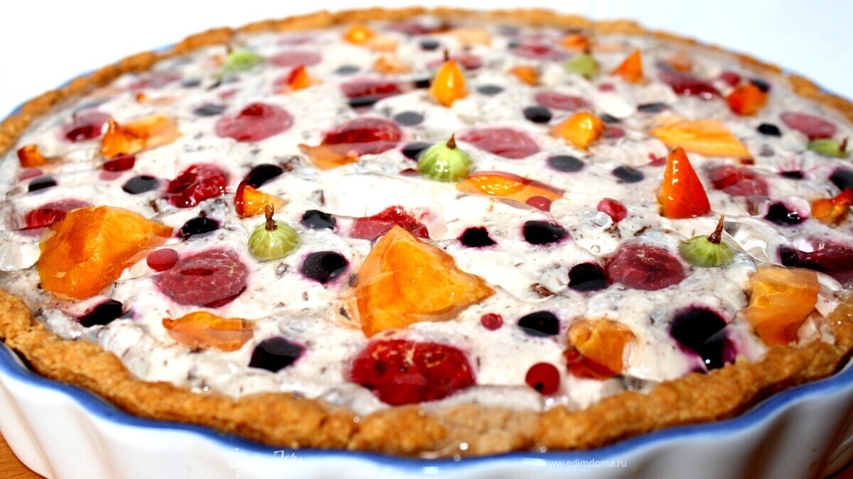 Чизкейк с шоколадом и летними ягодами