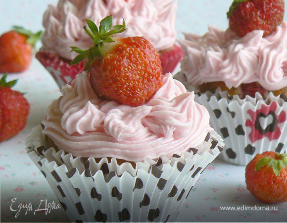 Маффины с клубникой и шококаплями Маффины с клубникой и шококаплями