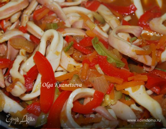 Кальмары с овощами