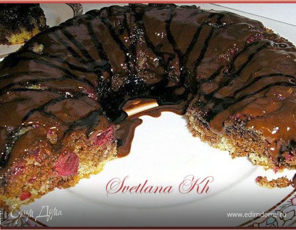 Шоколадно-вишневый кекс