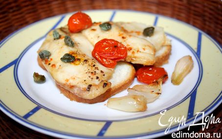 Рецепт Рыба с помидорами и каперсами на чесночных гренках