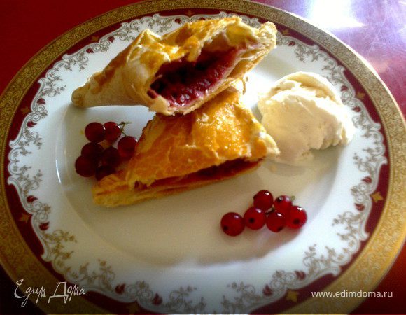 слойки с ягодами