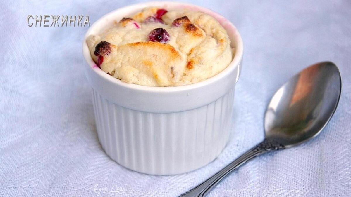 Творожно-банановое суфле с брусникой
