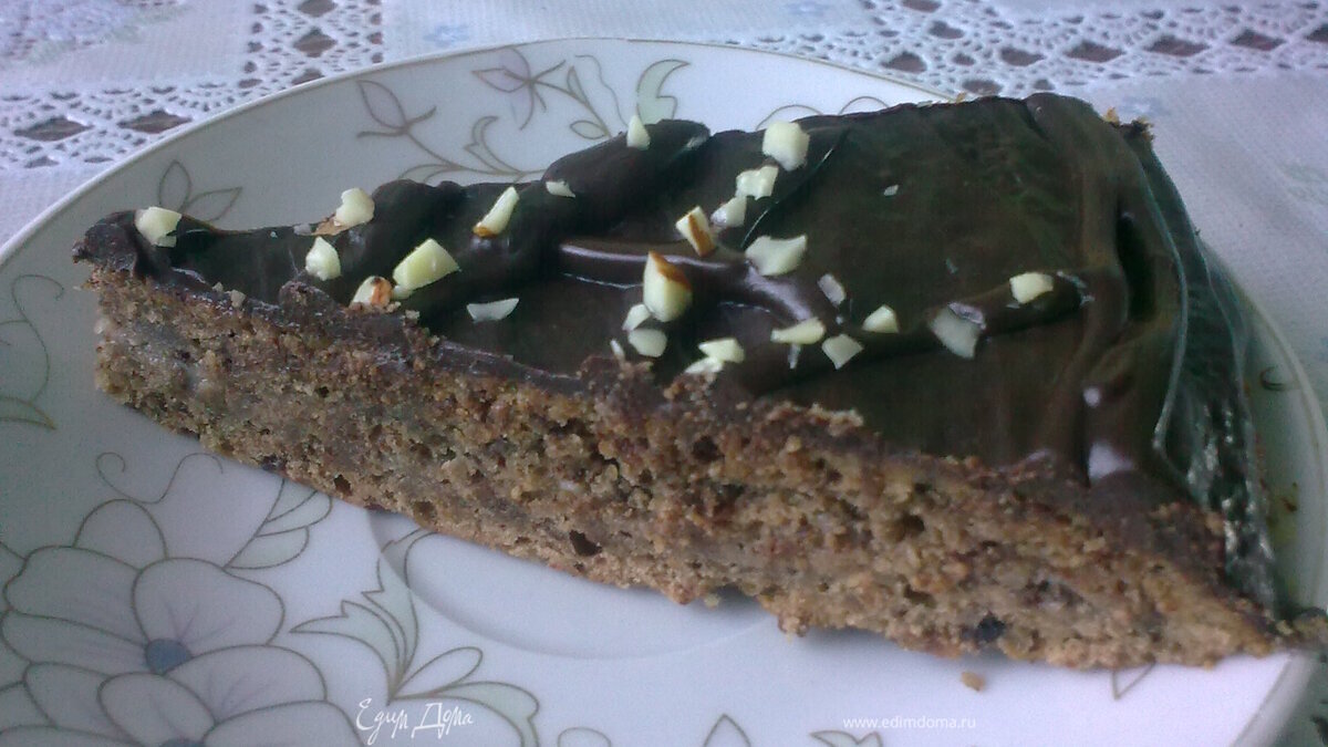 Шоколадно-миндальный торт с заварным кремом