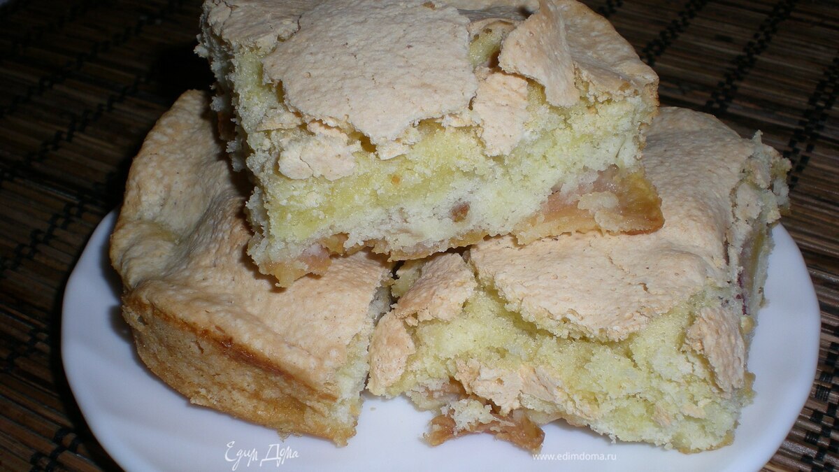 Яблочный пирог с сахарной корочкой