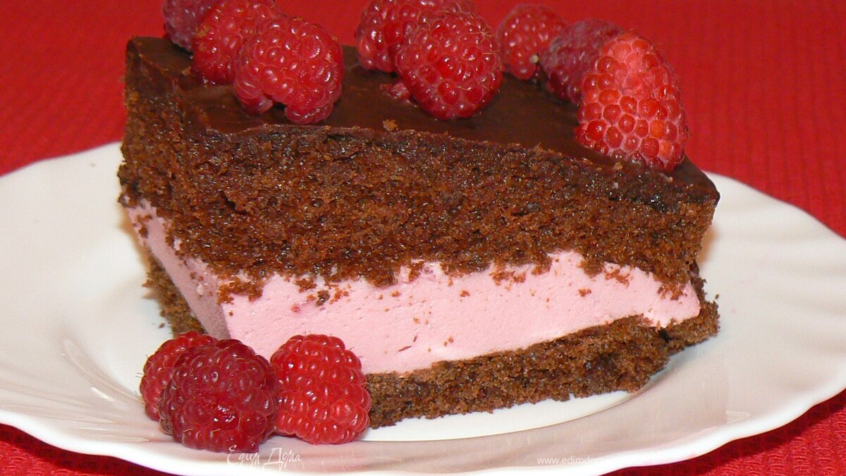шоколадный торт с малиновым суфле