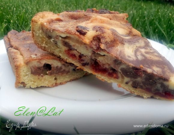 Мраморный пирог с вяленой клюквой Мраморный пирог с вяленой клюквой