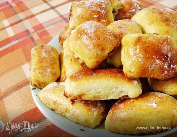 Плюшки дрожжевые с джемом 