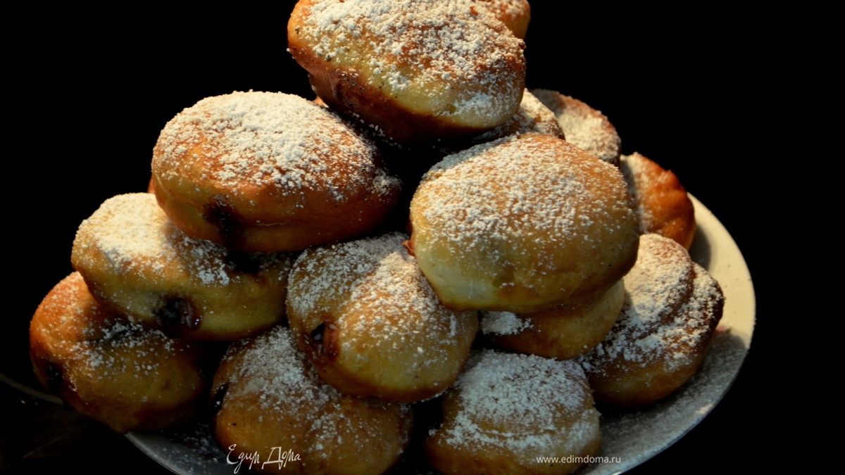 Донаты с малиновым джемом