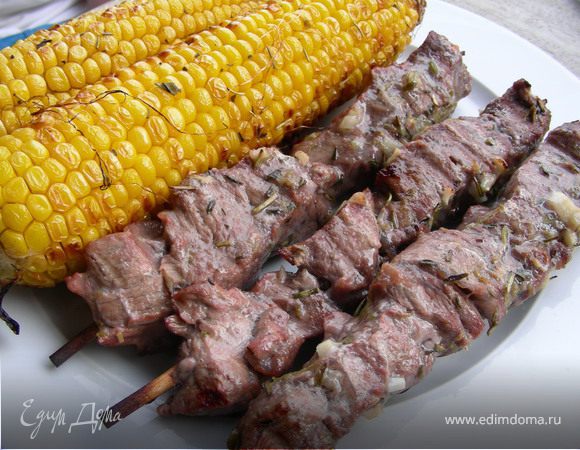 Запеченная кукуруза-гриль с ароматными травами