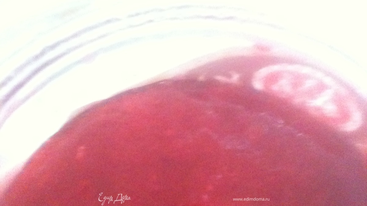 Соус "красный июль" из красной смородины