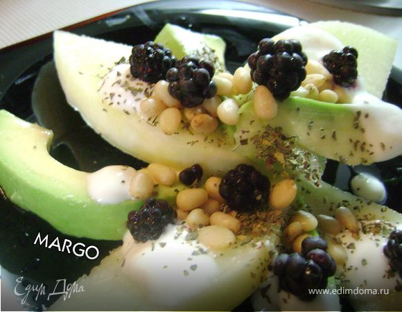 Десертный салат из дыни с авокадо