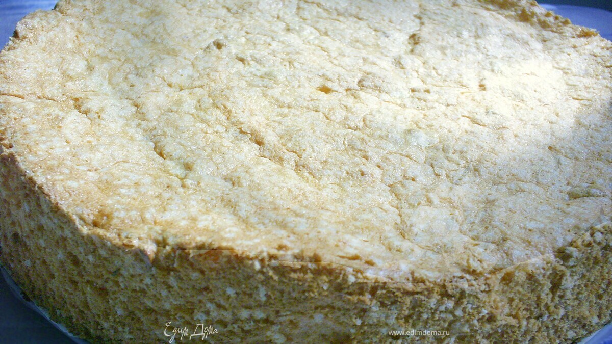 Ангельский бисквит с орехами (секреты успешного приготовления)