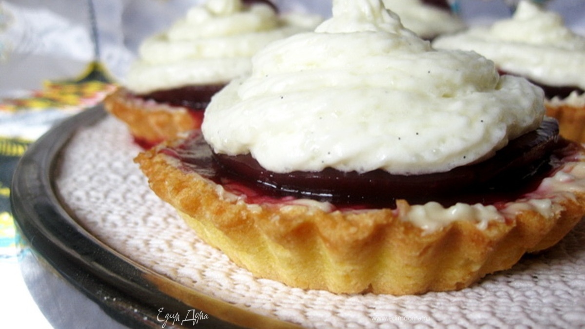 Тарталетки с малиновым желе и рисовым кремом