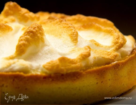 Тарт с ванильной грушей и заварным кремом под шапочкой из мереги "С днем рождения, Папа!"