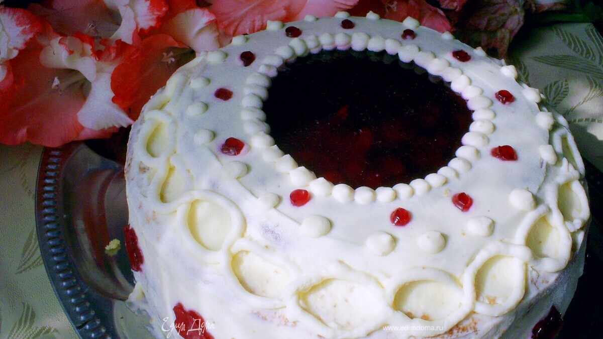 Бисквитный торт "Вишневый соблазн"