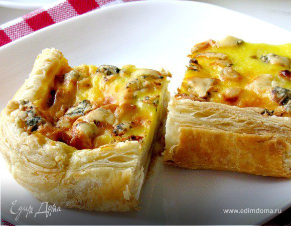 Пирог с грушей и сыром дорблю