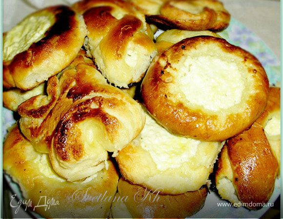 Плюшки-ватрушки с творогом Плюшки-ватрушки с творогом