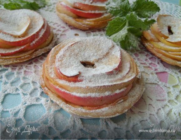 Пирожное слоеное "Яблочко" Пирожное слоеное "Яблочко"