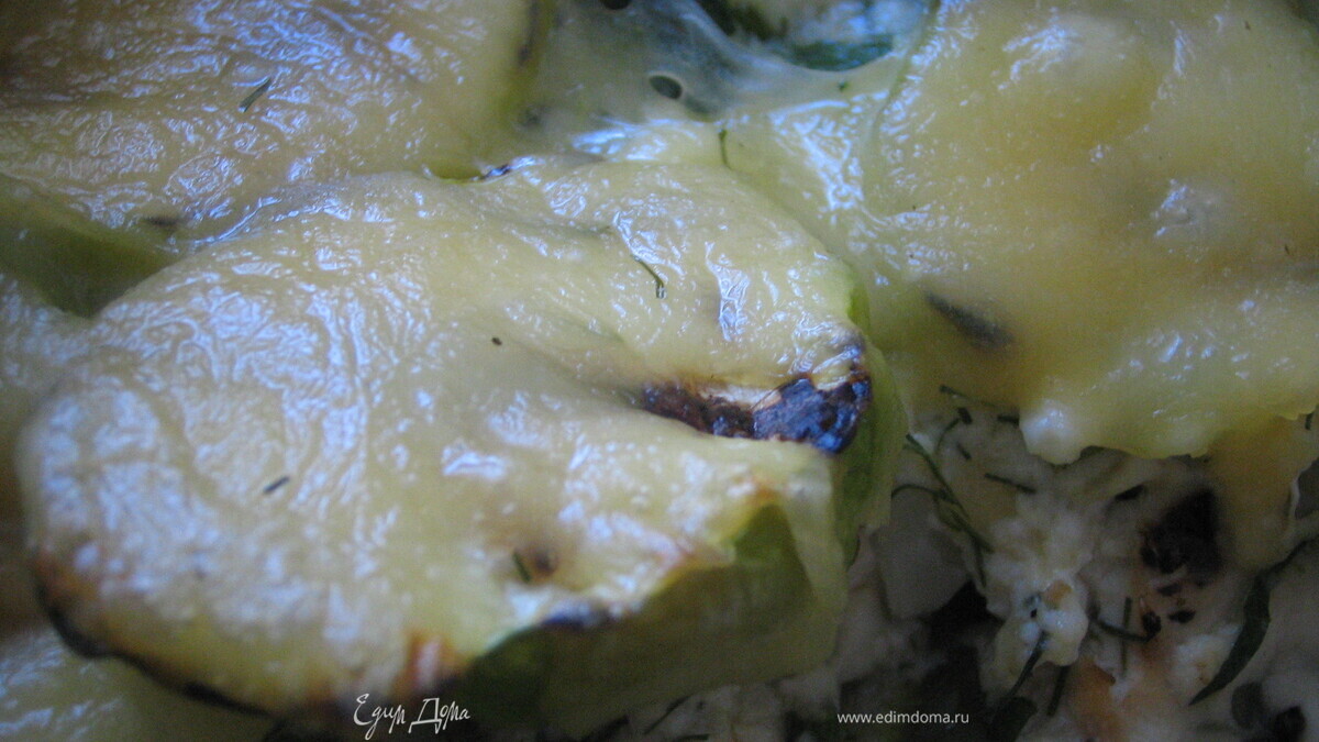 Кабачки с брокколи, творогом и сыром