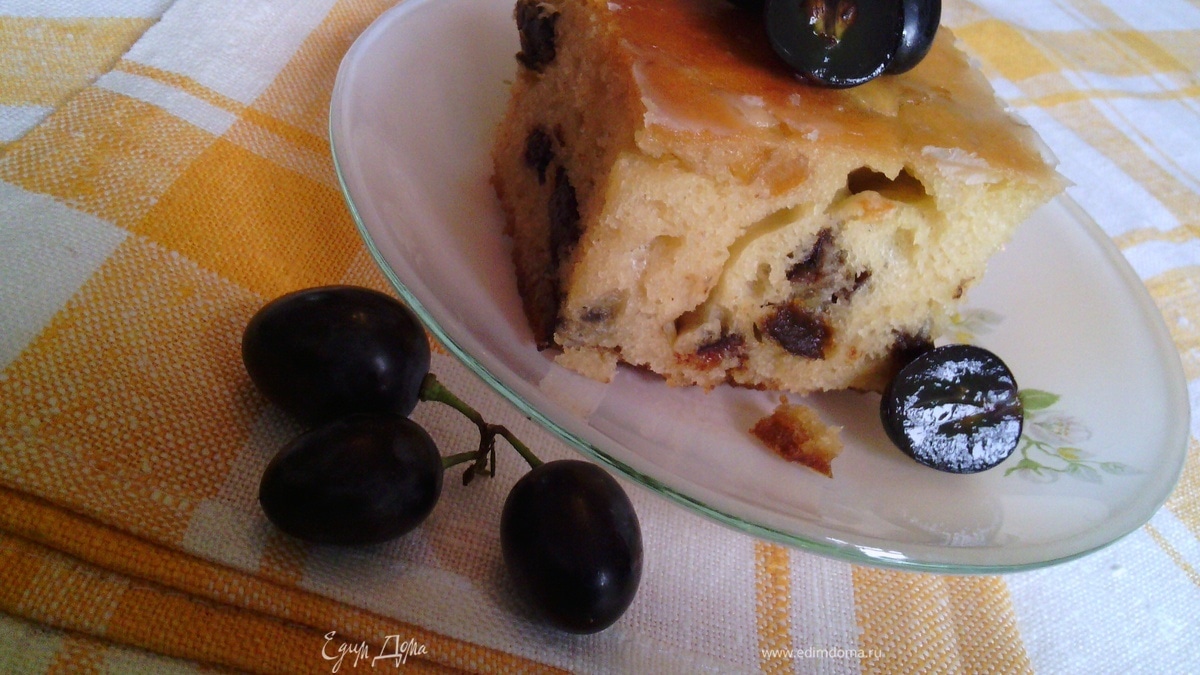 Ромовые пирожные с черносливом и цукатами