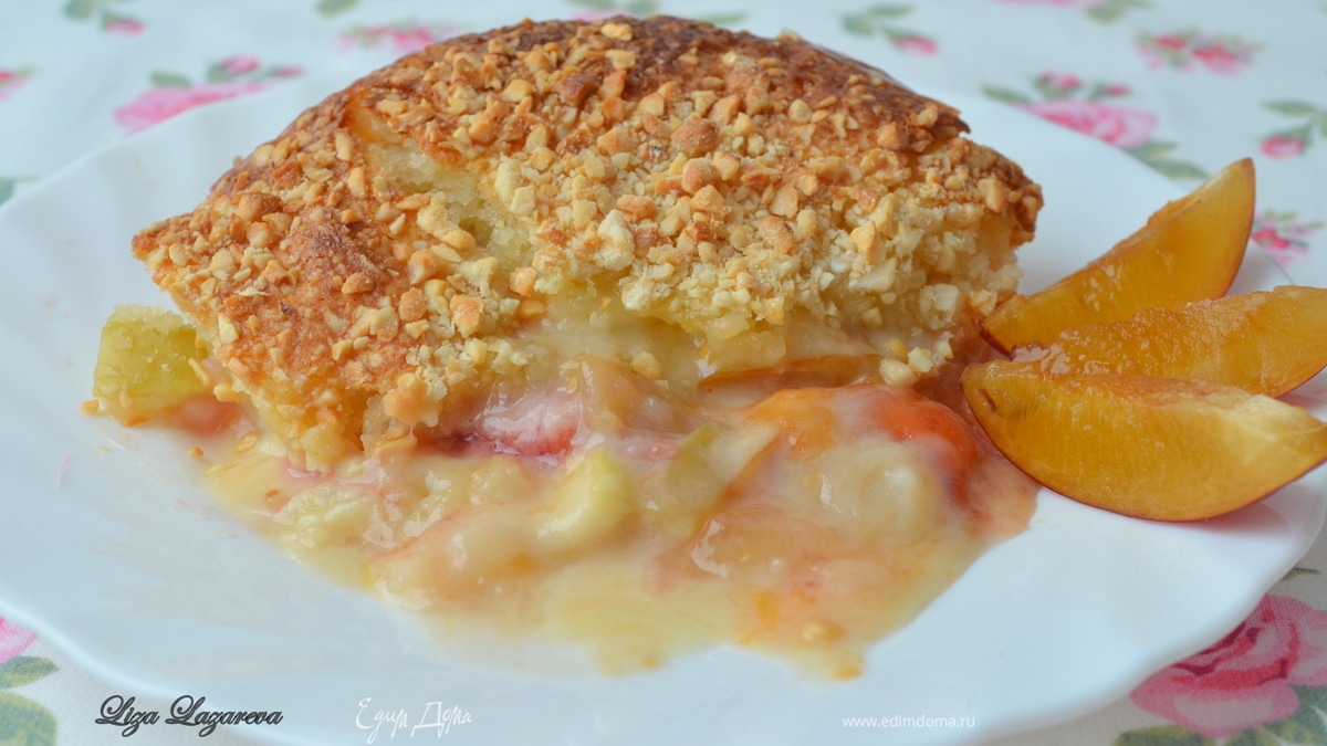 Пирог-коблер со сливовой начинкой