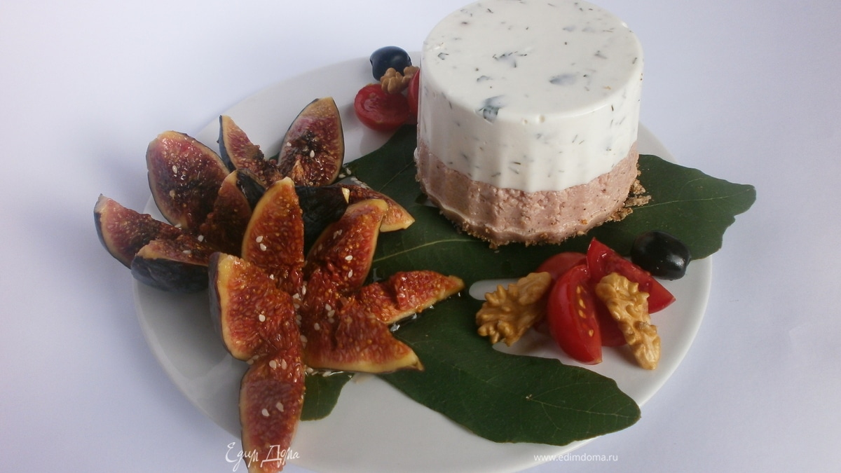Мусс "Два вкуса" из творога и ветчины с инжиром