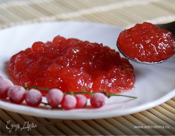 Яблочное повидло с красной смородиной