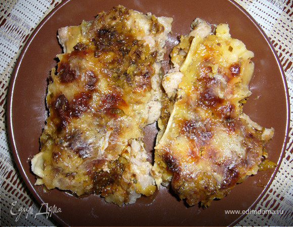 Куриное филе под сыром с кисло-сладкой прослойкой Куриное филе под сыром с кисло-сладкой прослойкой