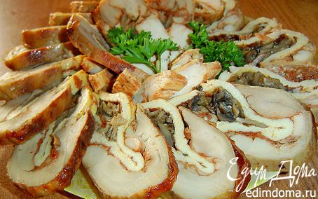 Рецепт Рулет из курицы с омлетом и грибами