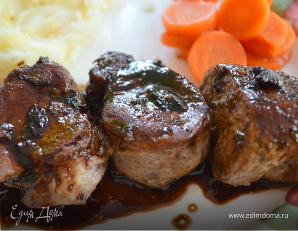 Свинина в бальзамическом соусе с розмарином
