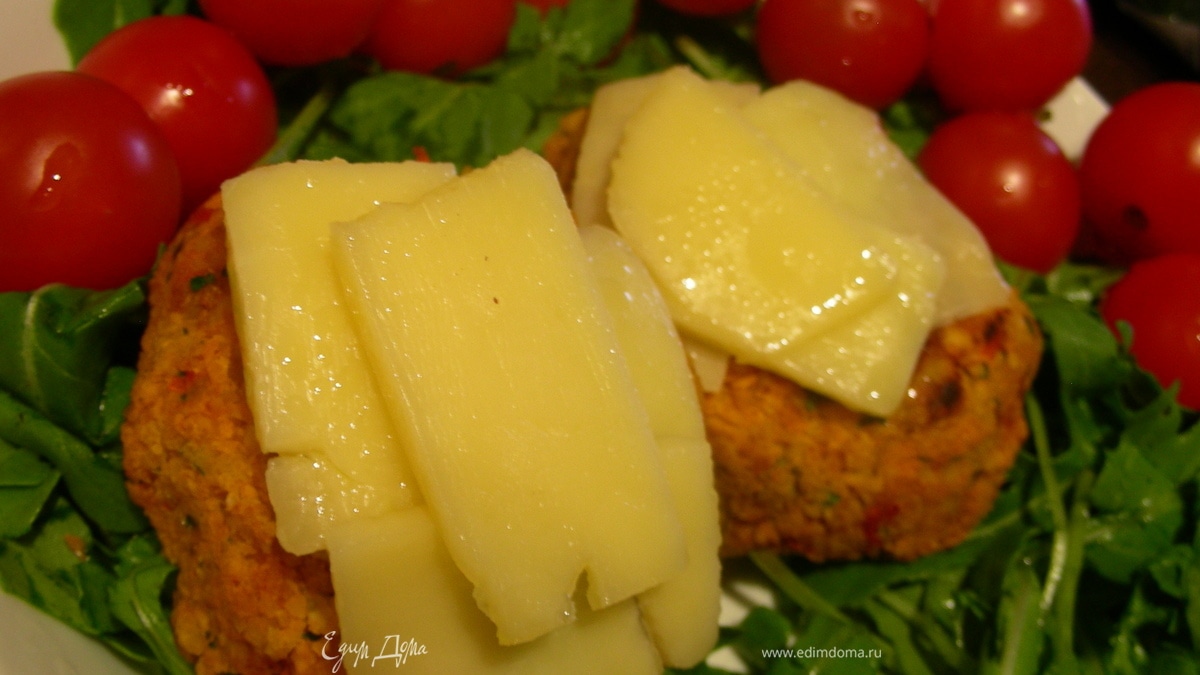 Вегетарианские бургеры из нута с чеддером