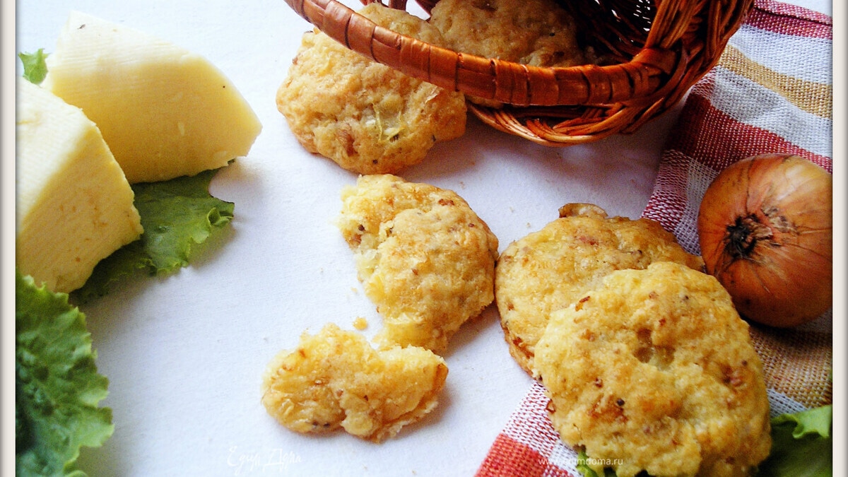 Печенье с сыром, горчицей и луком