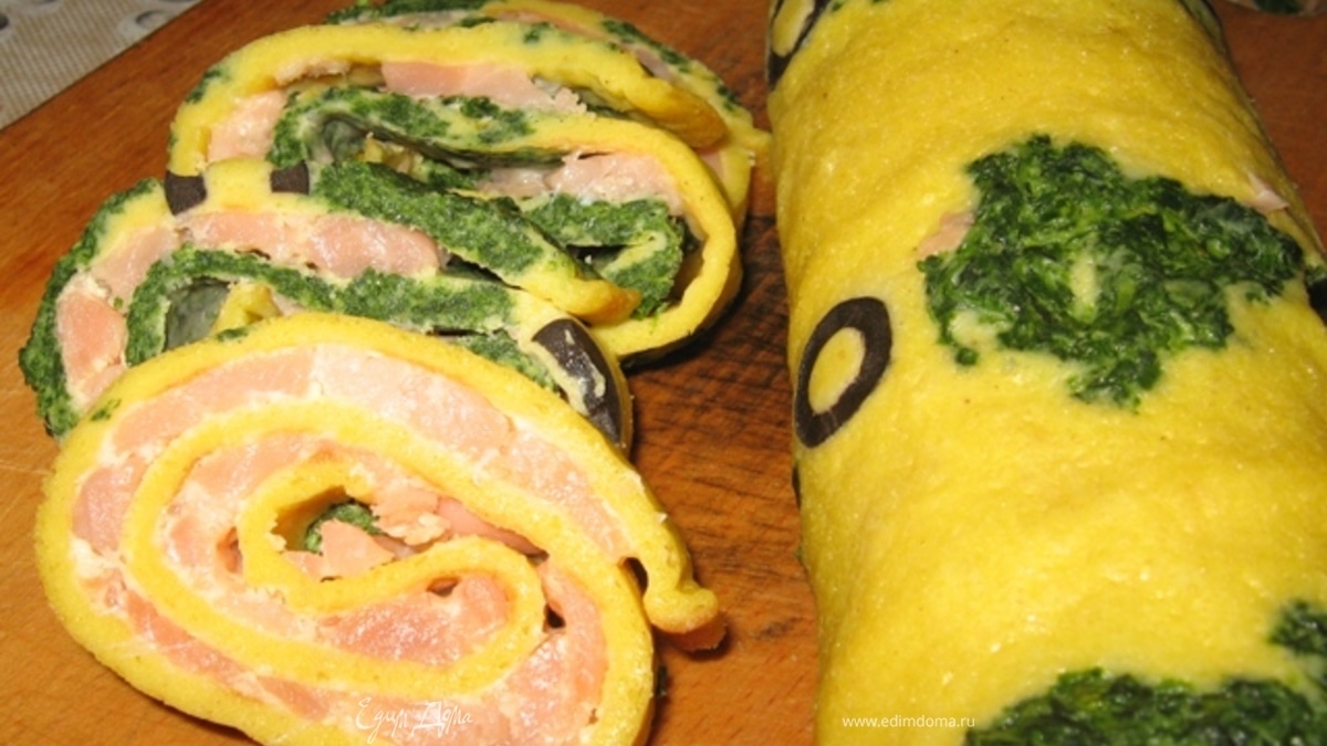 Закусочный яичный рулет с семгой