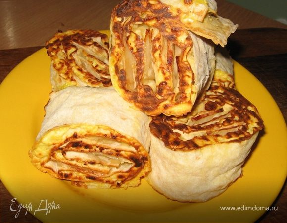 Творожные завитки (лаваш, творог да яблоко) Творожные завитки (лаваш, творог да яблоко)