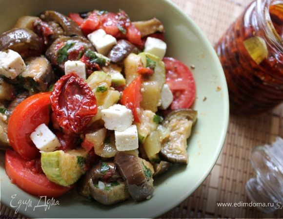  Салат из запеченных овощей с вялеными томатами