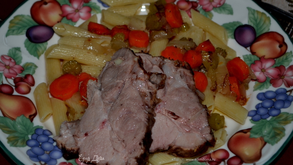 Тушеное мясо с чесноком